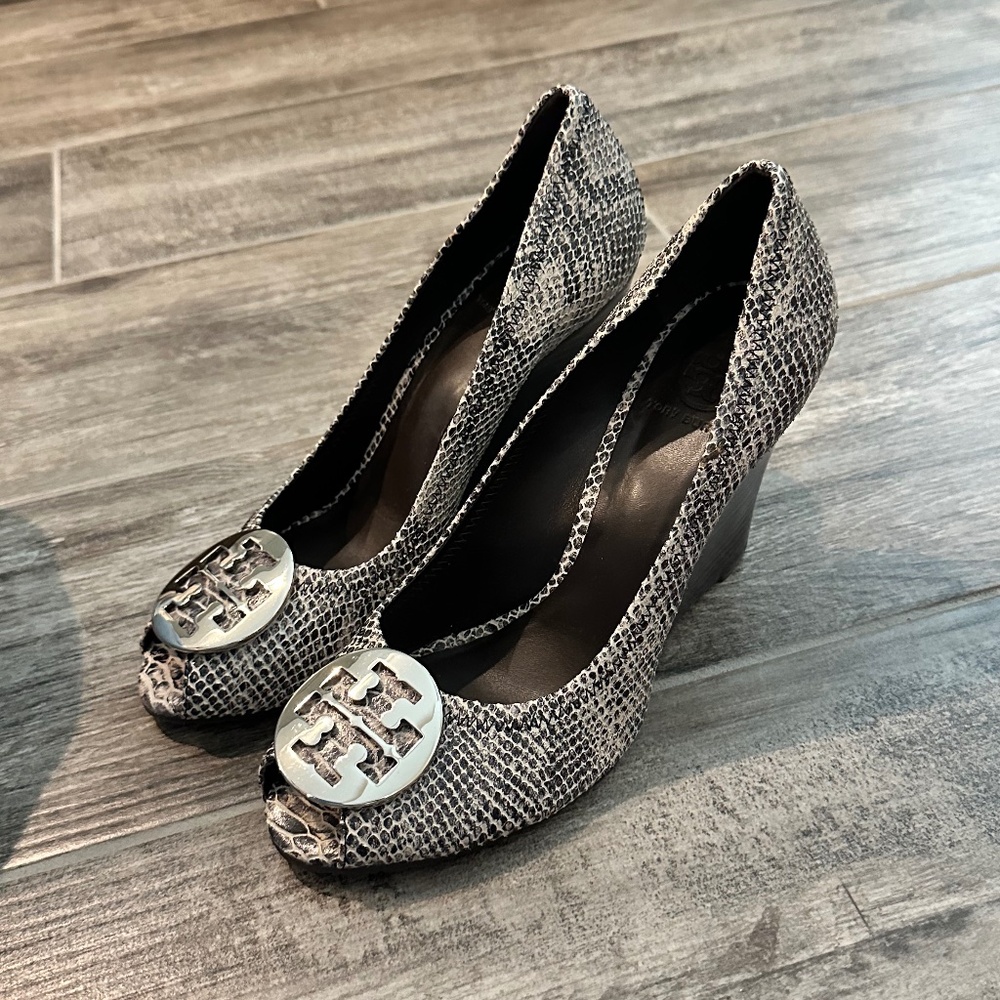 Tory Burch Snakeskin Wedges - Size 10 - Picture 3 of 15